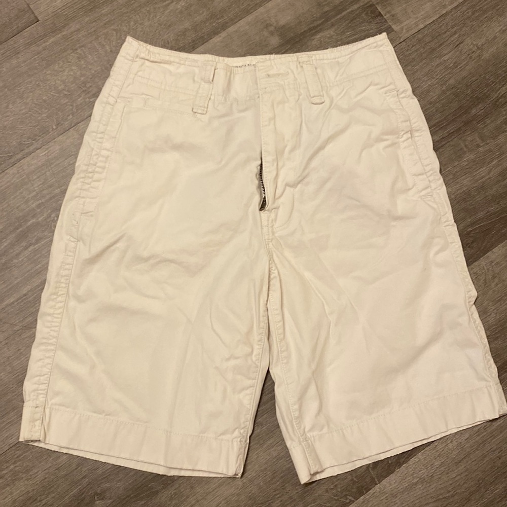 American Eagle khaki shorts No Flaws